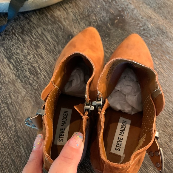 Steve Madden Cassie Suede Western Bootie 8 - Picture 4 of 16